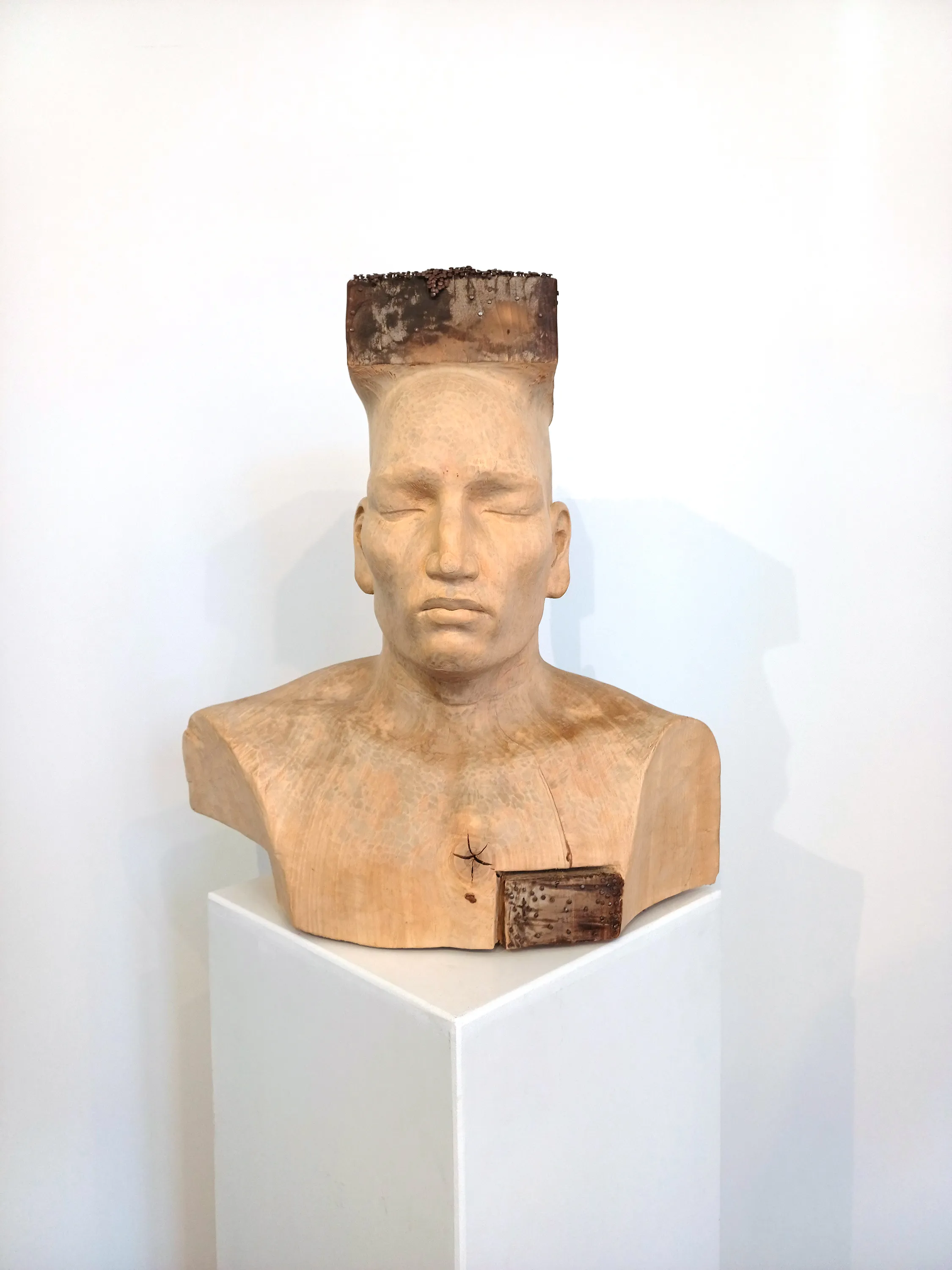 Tete a clou, Emmanuel Bour
